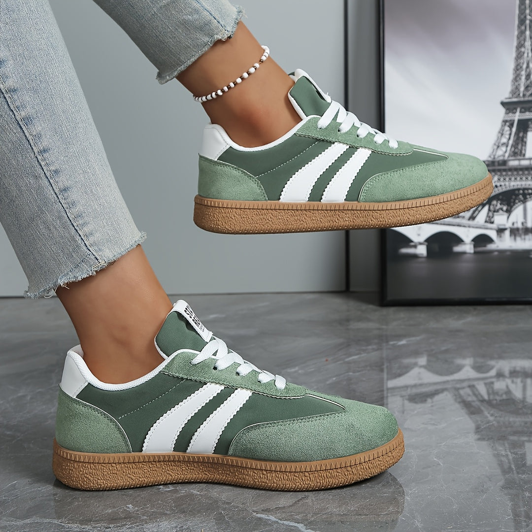 Talia | Classic Lace-Up Sneakers