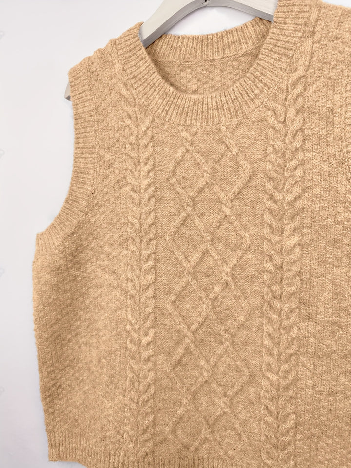 Tabitha | Cable-Knit Sleeveless Sweater Vest