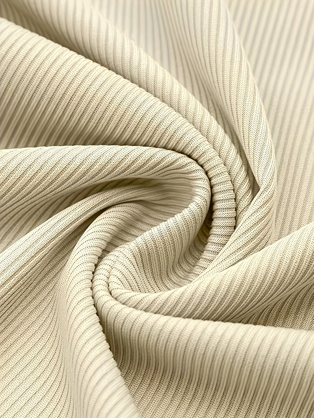 Priscilla | Ribbed Zip-Neck Top