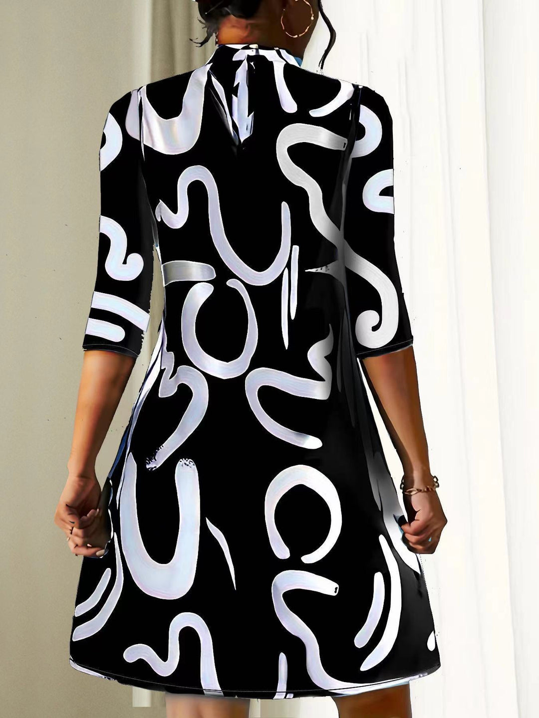 Noelle | Abstract Monochrome Print Tunic Dress