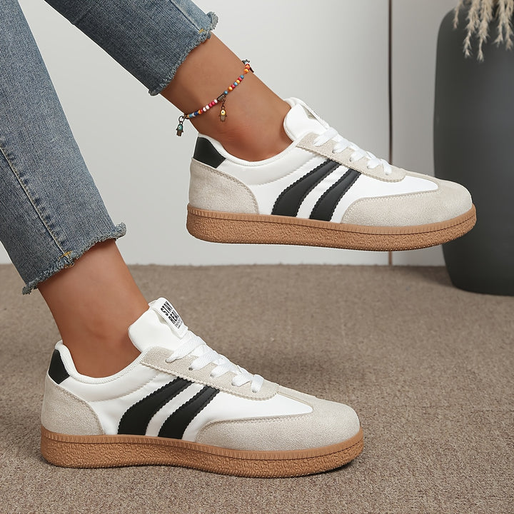 Talia | Classic Lace-Up Sneakers